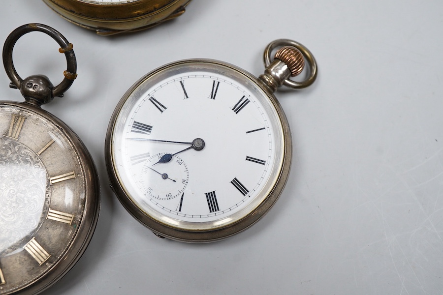 Four assorted silver or white metal open faced pocket watches including Waltham, a brass cased chronograph pocket watch, an Oris steel and gold plated wrist watch and various watch keys.